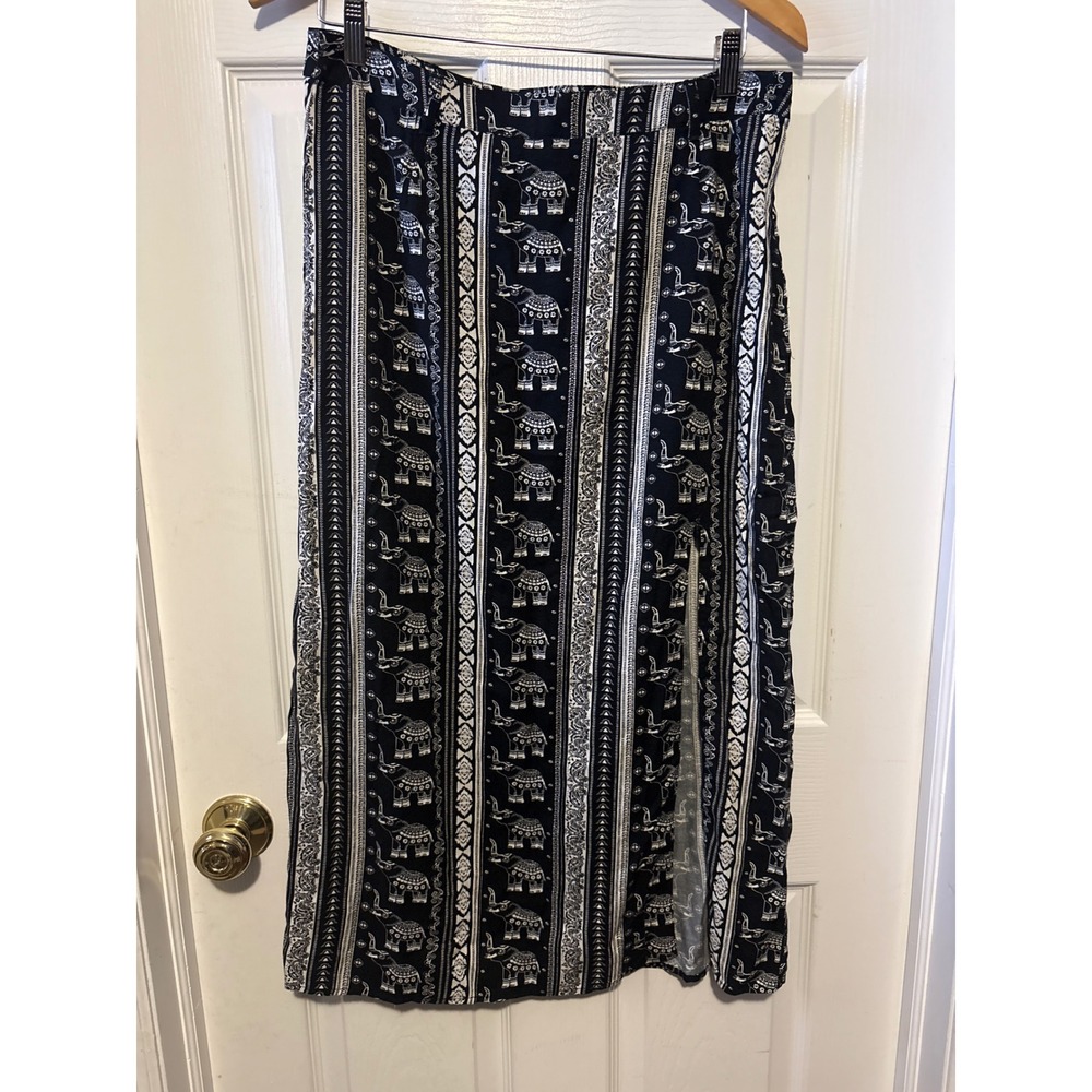 H&M Coachella Skirt Women's Size 12 Black White Elephant Print Slit Midi 1317-G